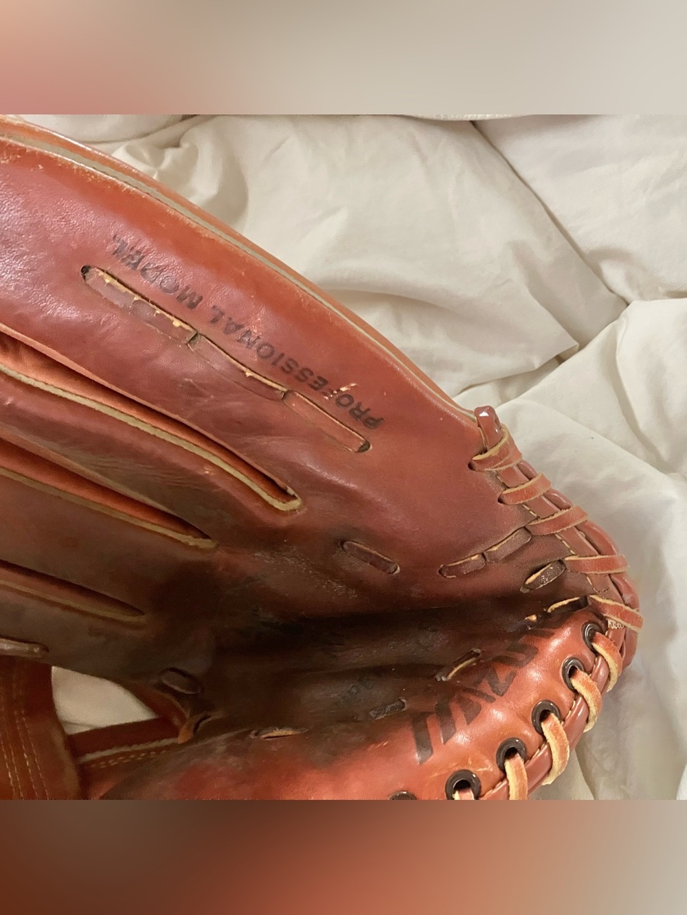 Used baseball gloves bundle - Picture 5 of 9